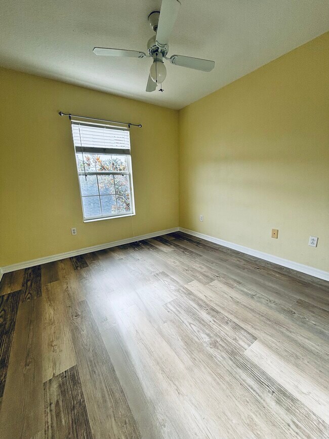 Building Photo - 9635 Fenrose Terrace