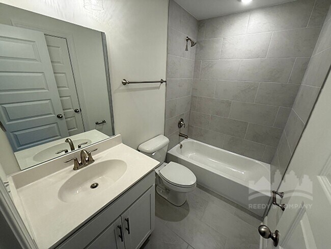 Building Photo - Beautiful NEW BUILD in Olive Branch, MS!