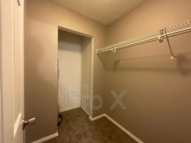 Building Photo - 211 S Hall St