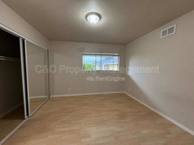 Building Photo - 300 Stony Point Rd