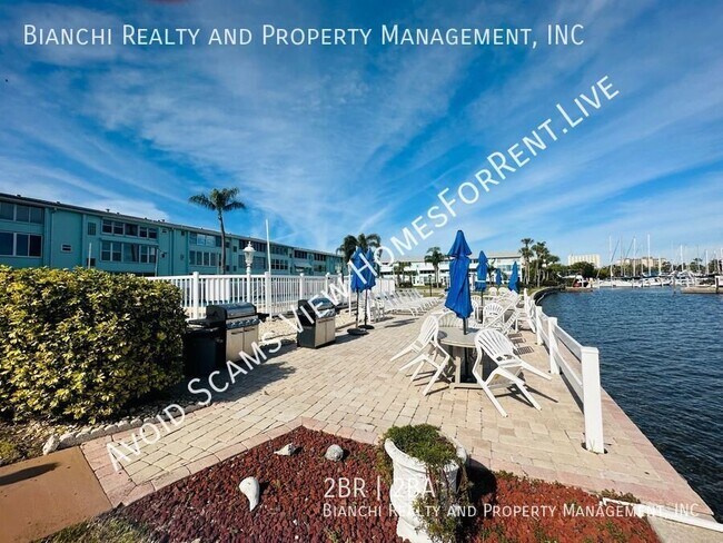 Building Photo - 1819 Shore Dr S