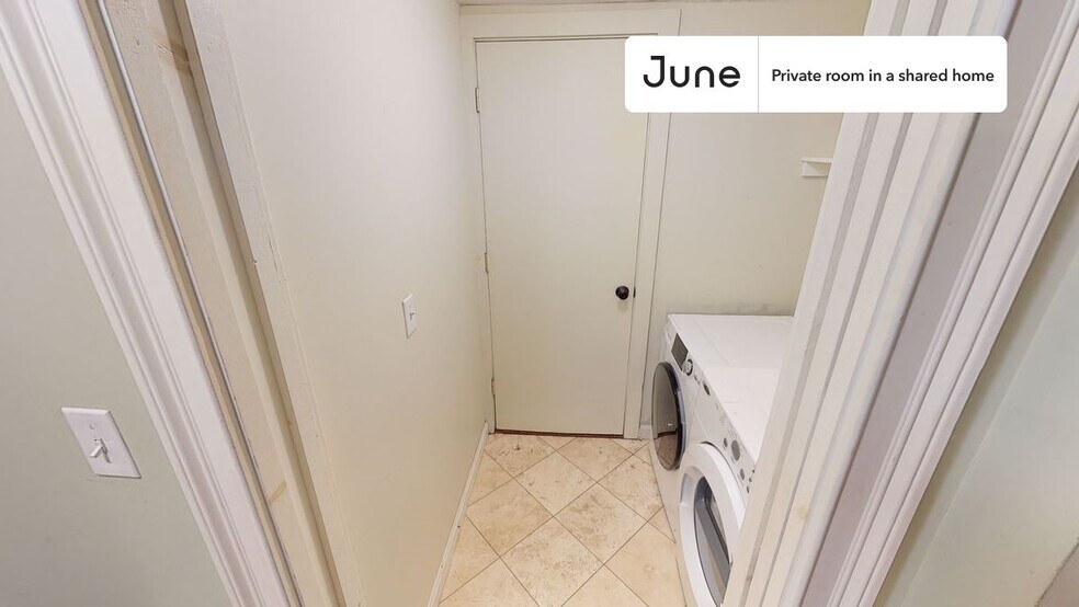 Building Photo - Room in Shared 5 bed/2 bath home in Mission Hill