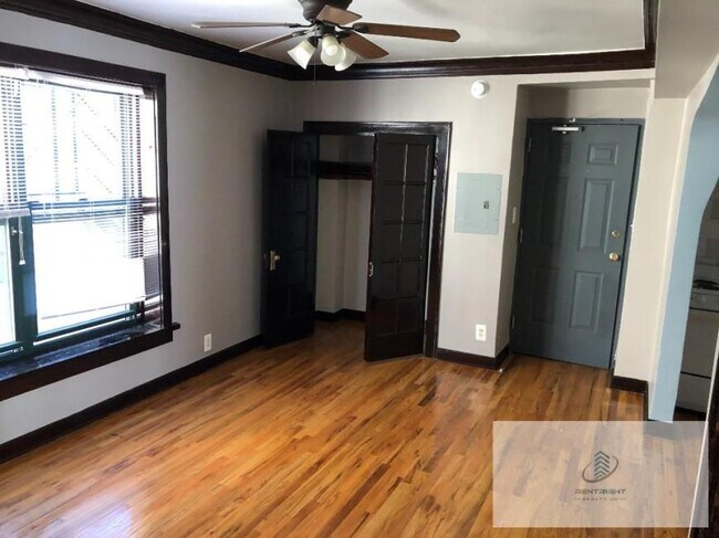 Building Photo - 1 bedroom in CHICAGO IL 60626