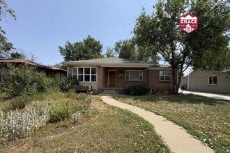 Building Photo - 2240 S Clermont St