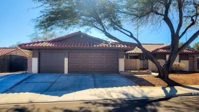 Building Photo - 8525 Del Rey Ave