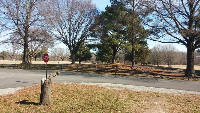 Building Photo - Adorable 3 bdrm/1.5 bath Home on a Corner Lot Across From Belmont Golf Course in Lakeside!