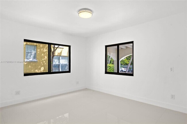 Building Photo - 1687 SW 11th St