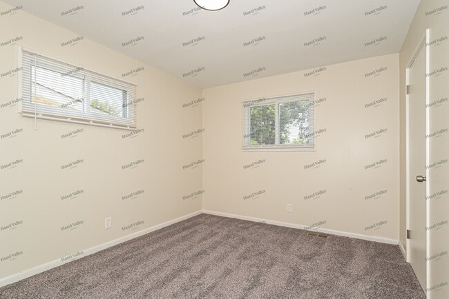 Building Photo - 1290 Acredale Dr