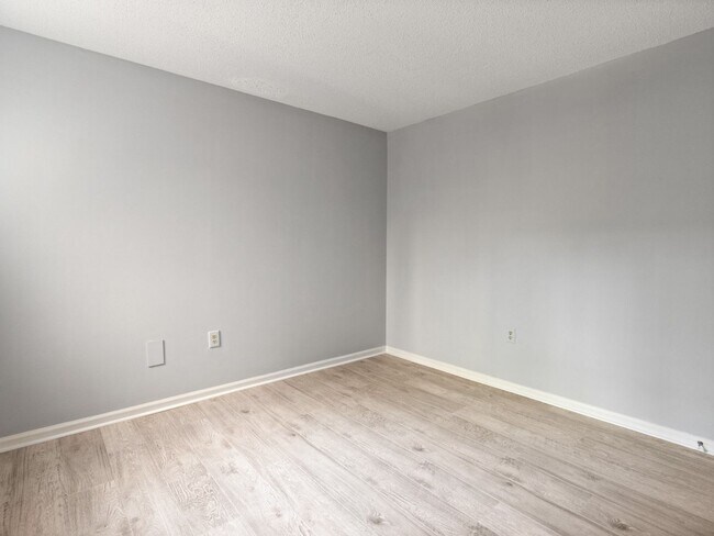 Building Photo - 1st Floor unit in Fourth Ward