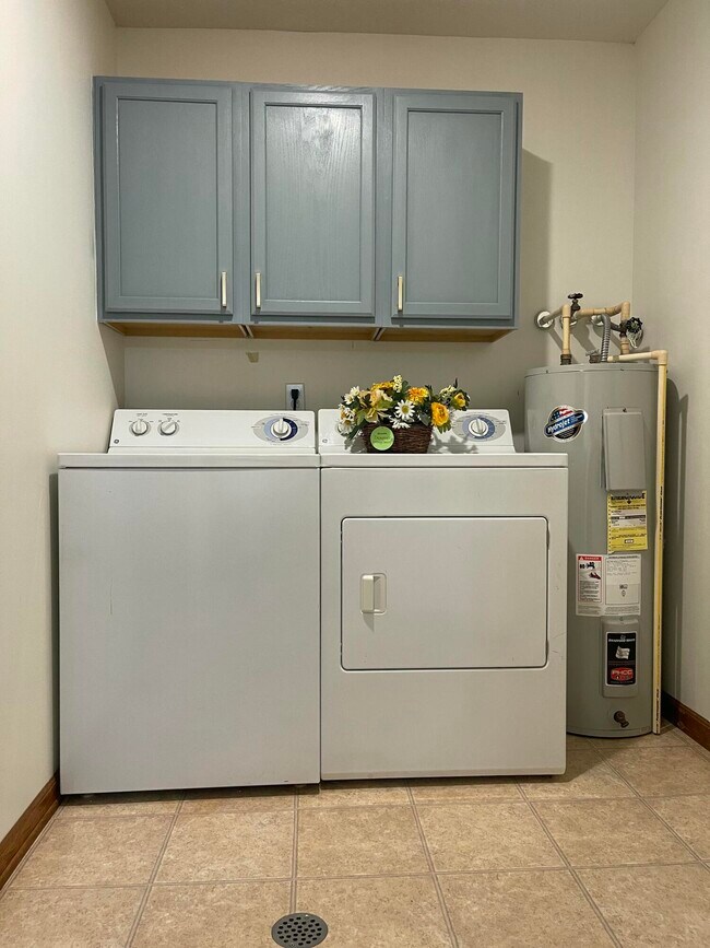 Building Photo - 2536 Eagles Cir