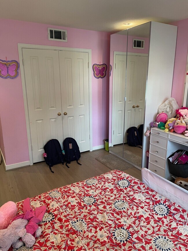 Building Photo - 5232 Piping Rock Ln