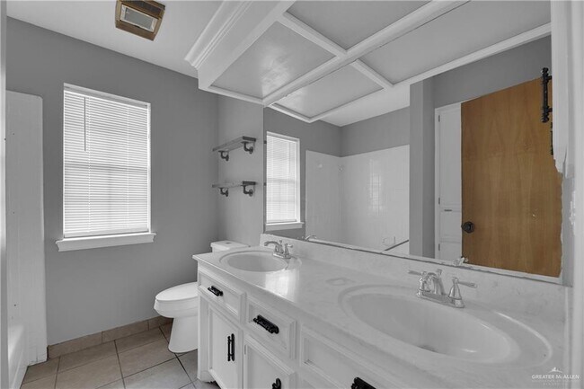 Building Photo - 6904 N 33rd St
