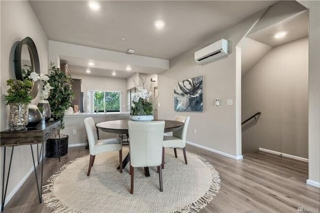 Building Photo - Sunrise TOWN HOME 2BDR 2.5BATH W/ 2 CAR GA...