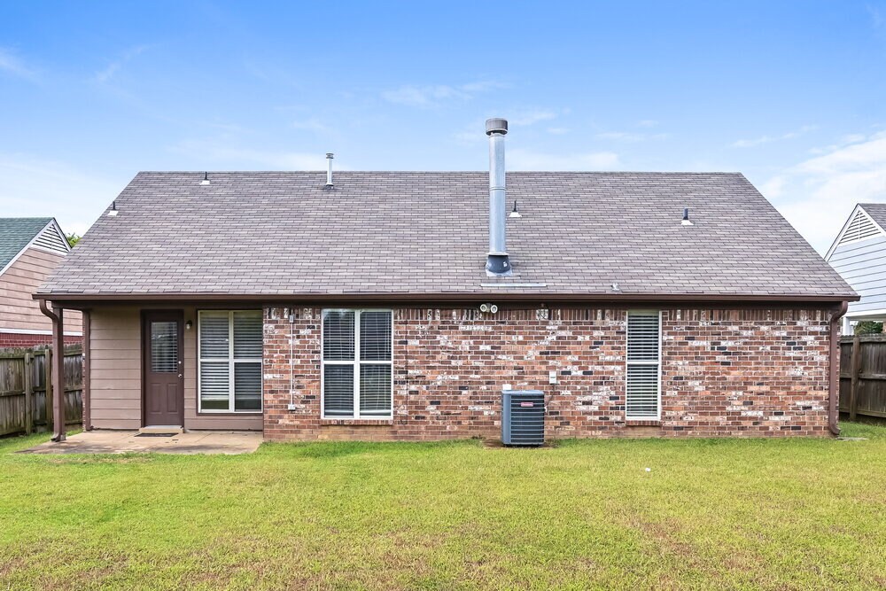 Building Photo - 6314 Oak Run Dr E