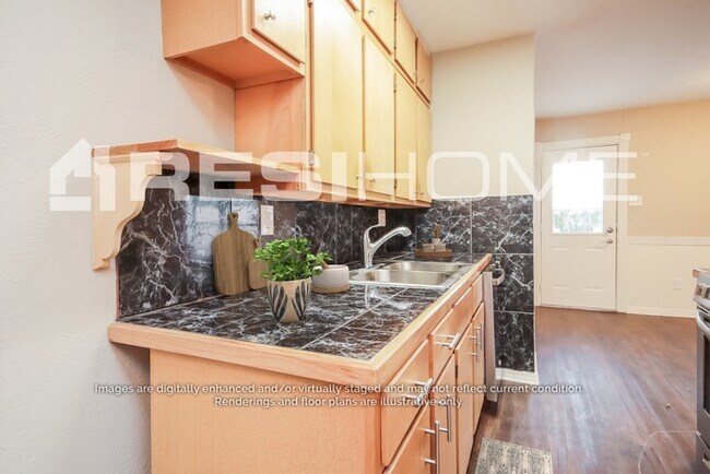Building Photo - 5211 Parkridge Dr