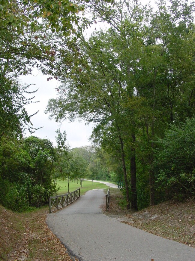 Building Photo - 1422 Chardonnay Dr