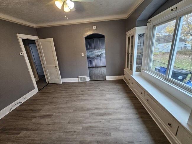 Building Photo - 15906 Corsica Ave