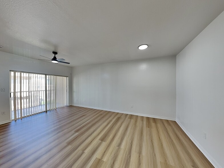 Building Photo - 515 Villa Del Sol Cir