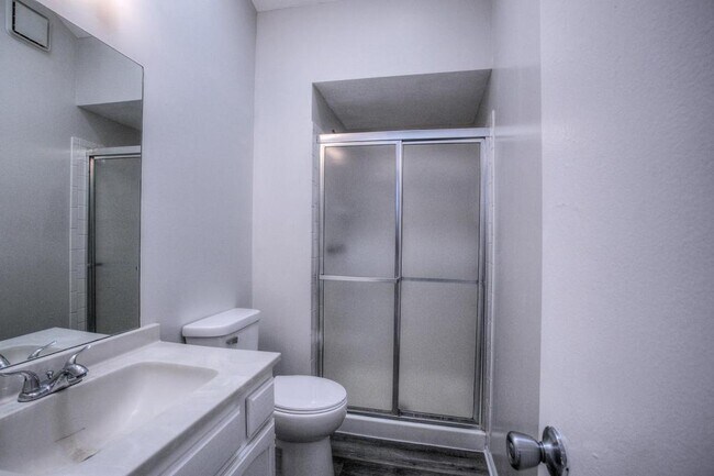 Building Photo - 3403 Henery Rd