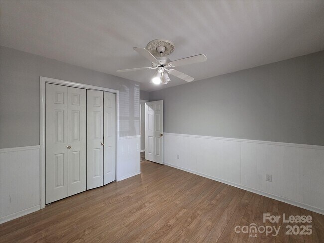 Building Photo - 256 Georgewoods Dr