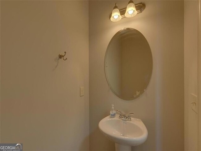 Building Photo - 329 Turtle Creek Dr