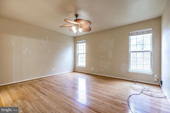Building Photo - 19 Blue Spruce Cir