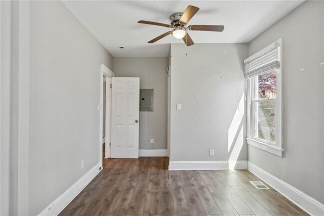 Building Photo - 1654 Westhaven Dr SW