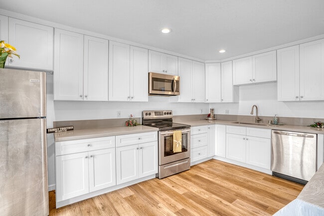 Building Photo - 4252 Comet Cir