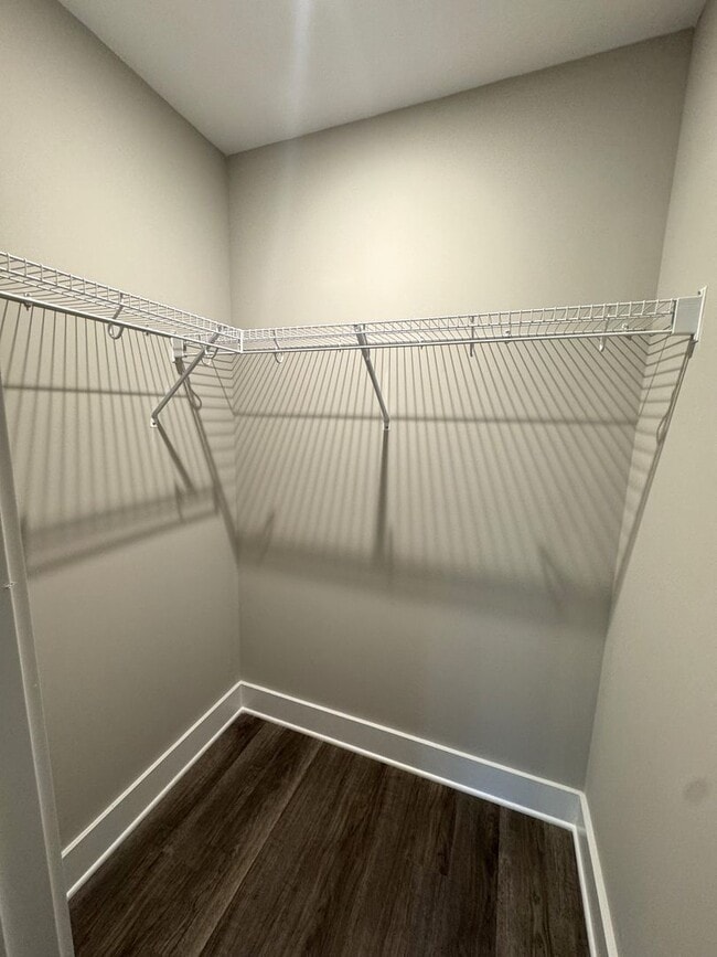 Building Photo - Downtown 4br Home FOR RENT