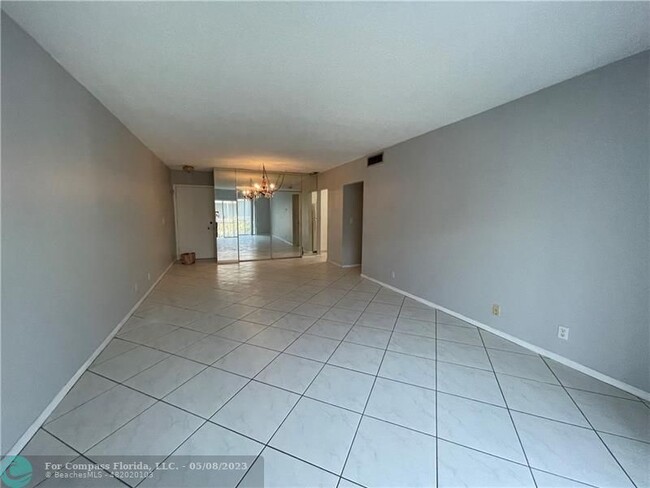 Building Photo - 2180 NE 67th St