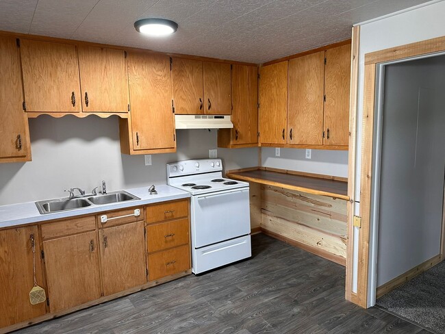 Building Photo - 1 Bed, 1 Bath house in Belt