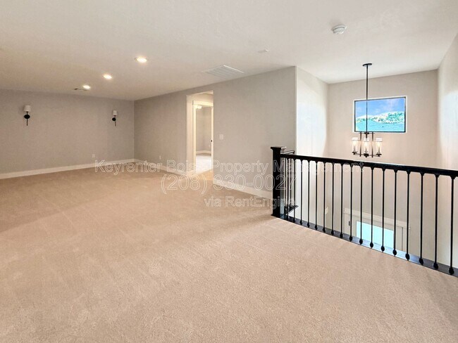 Building Photo - 8343 W Sparks Lake Dr