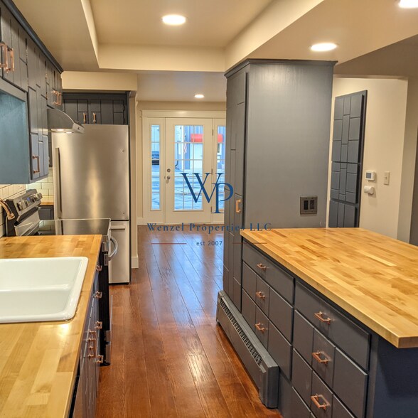 Kitchen - 165 Lincoln St