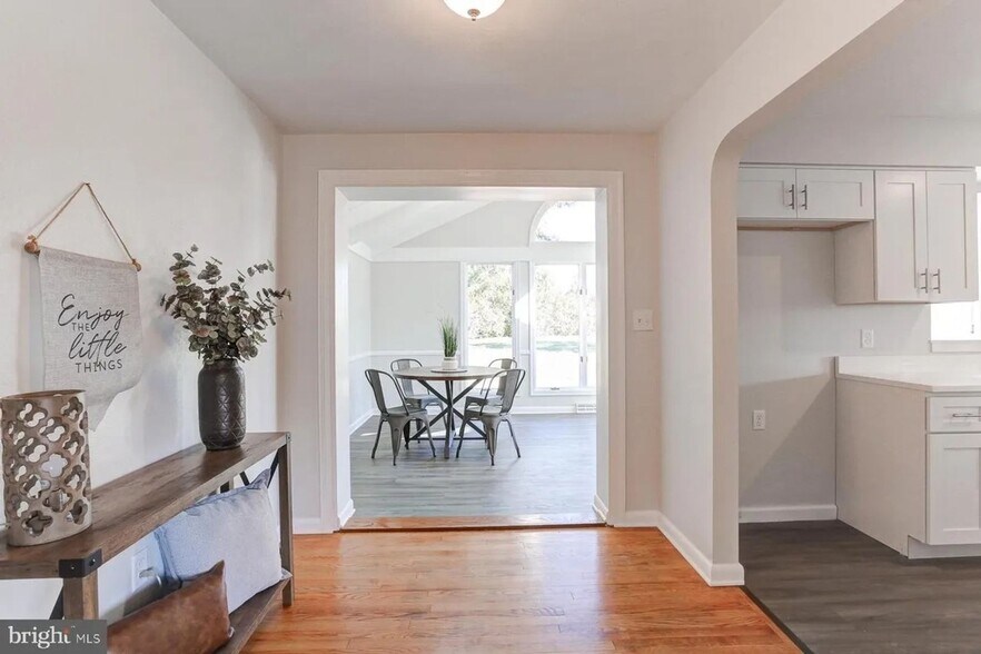 Building Photo - 2360 Sycamore Rd