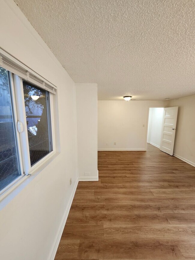 Building Photo - 1977 N F St