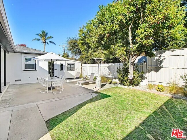 Building Photo - 7425 W 88th Pl