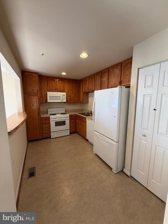 Building Photo - 3906 Elan Ct
