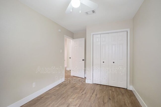 Building Photo - 8900 Pocono Cove