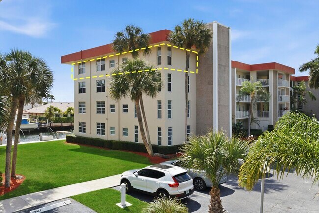 Building Photo - 3000 NE 48th Ct