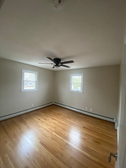 Building Photo - 16 Meadow Dr