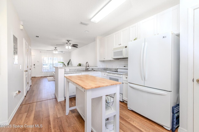 Building Photo - 1390 Hampton Park Ln