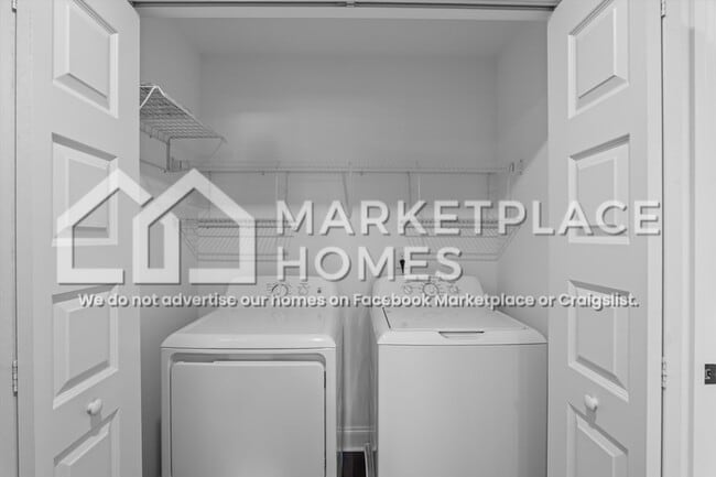 Building Photo - 128 Downsbury Rd