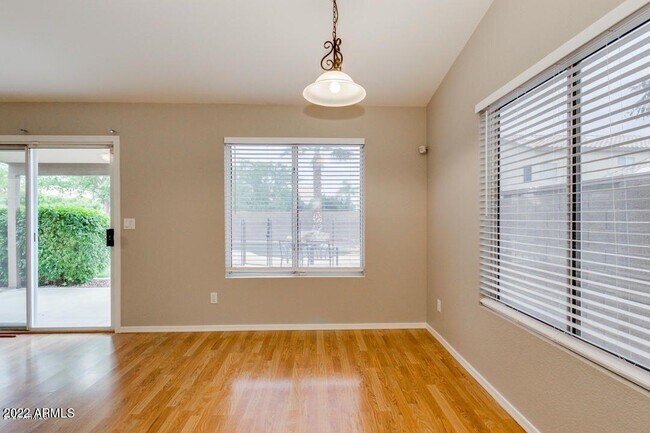 Building Photo - 8639 W Fullam St