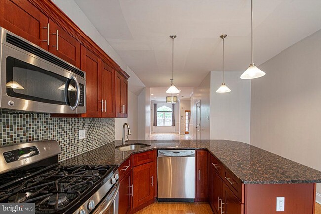 Building Photo - 2135 S 16th St