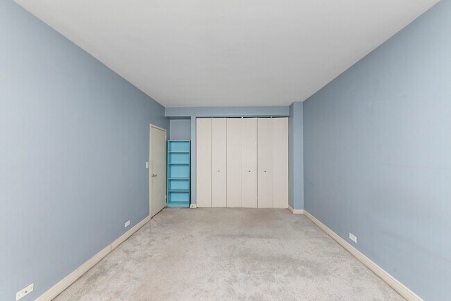 Building Photo - 2300 Commonwealth-1A