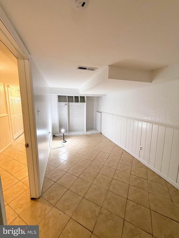 Building Photo - 1714 E St NE