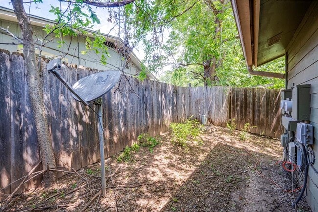 Building Photo - 5208 Bogey Ct
