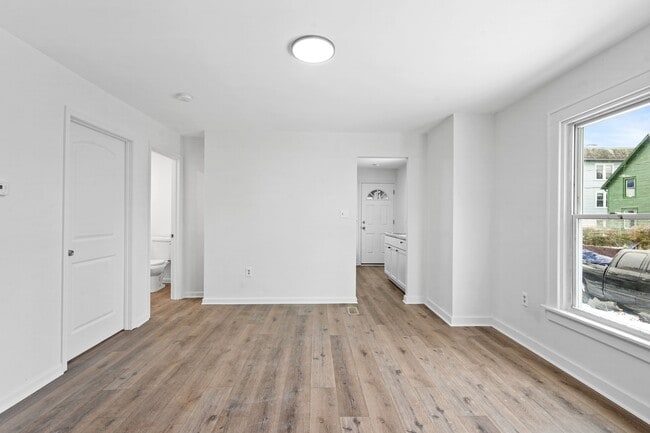 Building Photo - 66 Endicott Ave