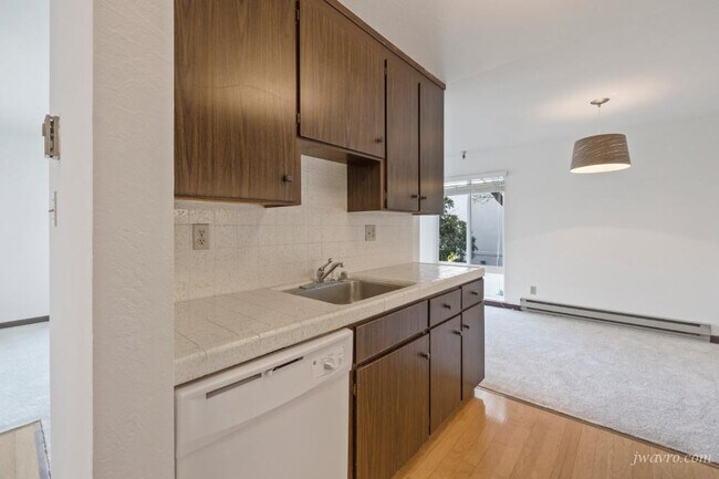 Building Photo - 160 Gardenside Dr