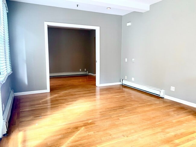 Building Photo - 2720 Sacramento St